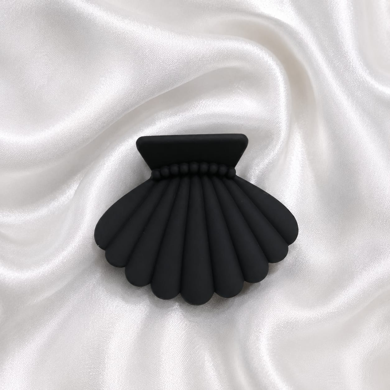 Shell Bloom Hair Claw