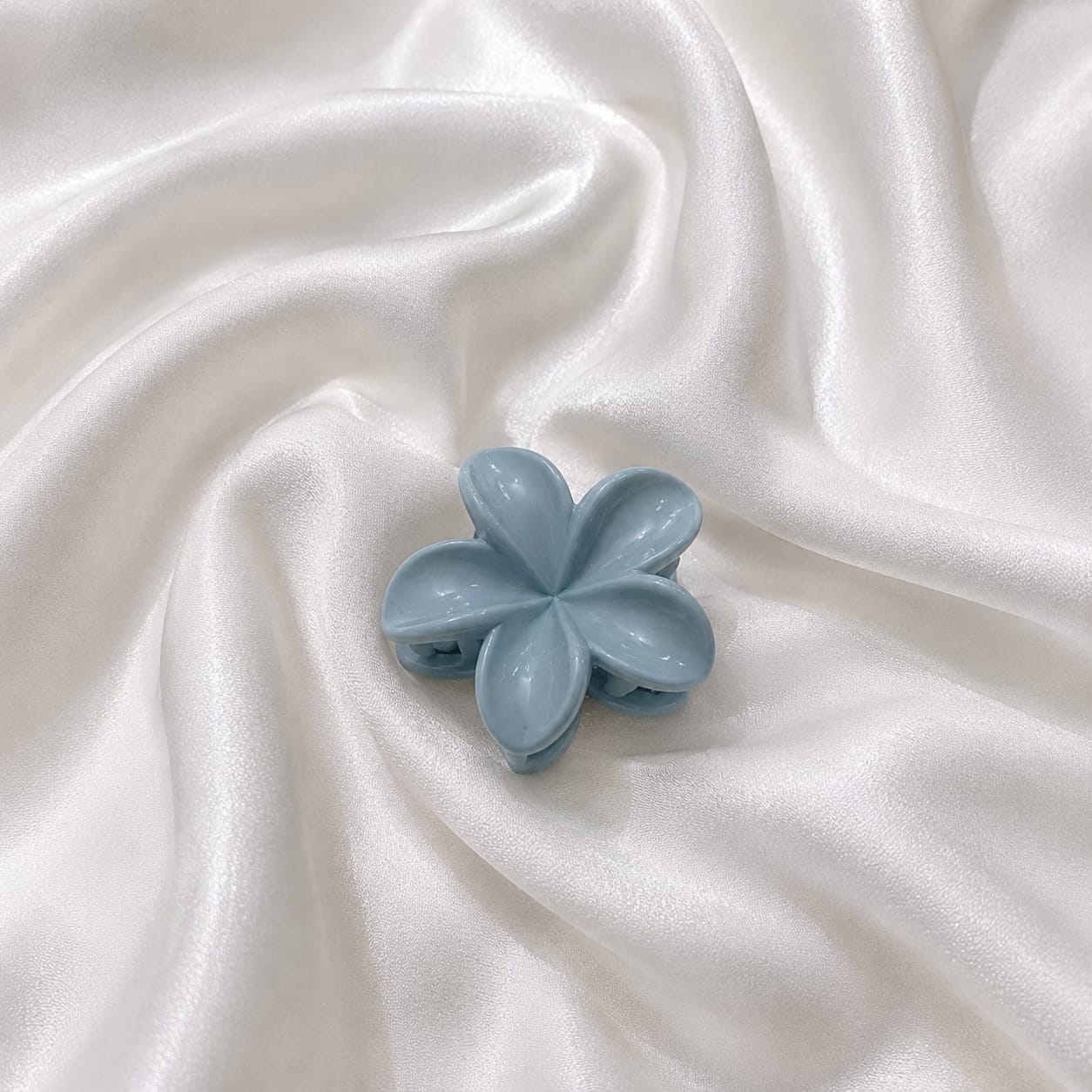 Petal Pop Hair Claw