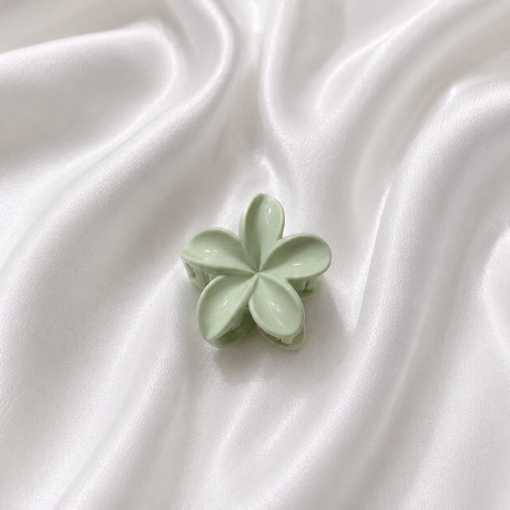Petal Pop Hair Claw