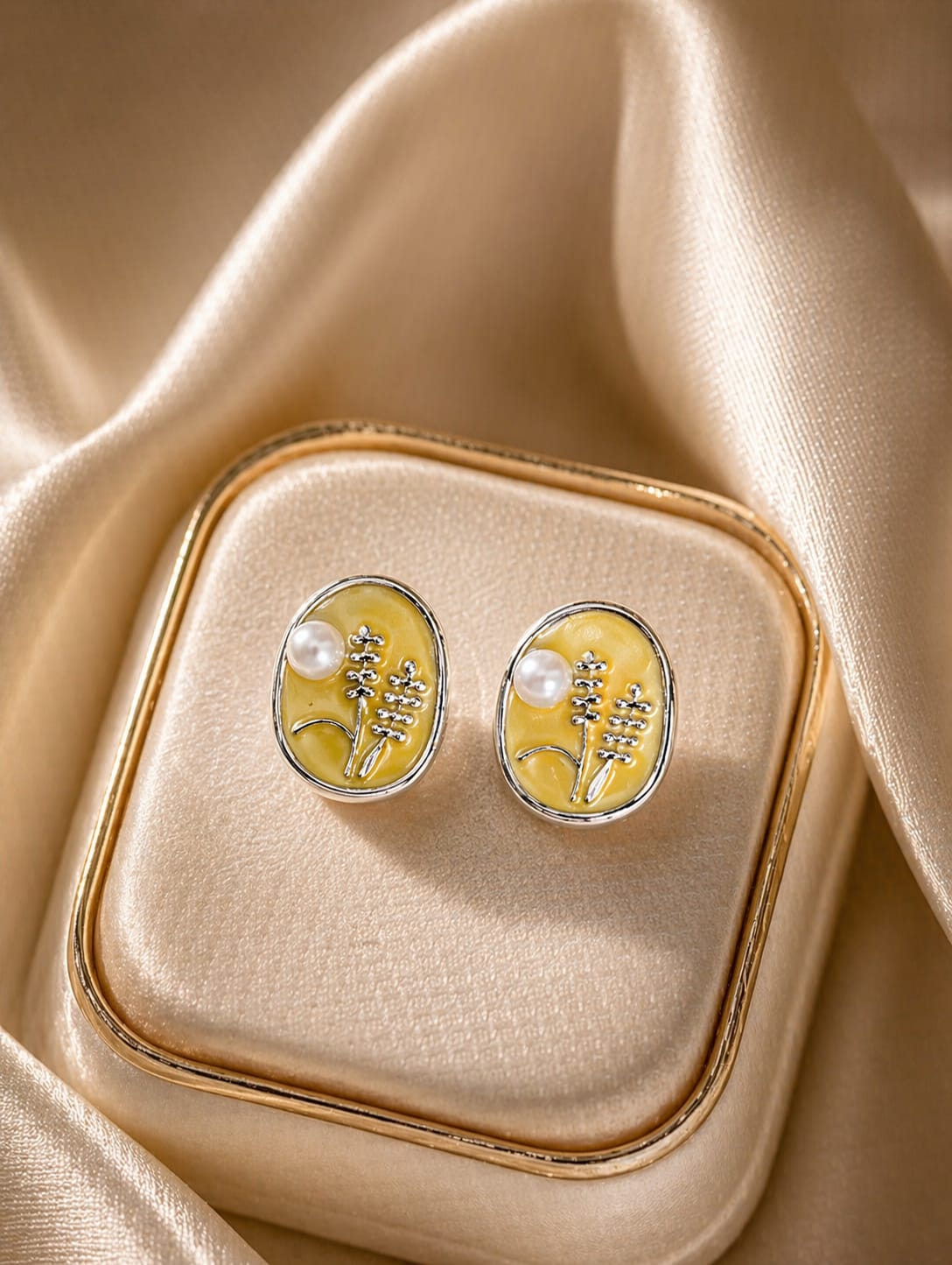 Garden Frame Studs Earrings